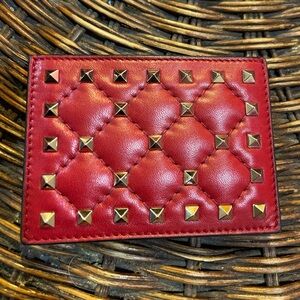 Valentino Lambskin Rock stud Spike card holder in the color ORO